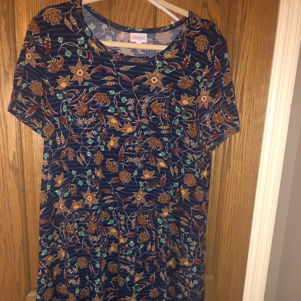 Lularoe Carly fall print size L